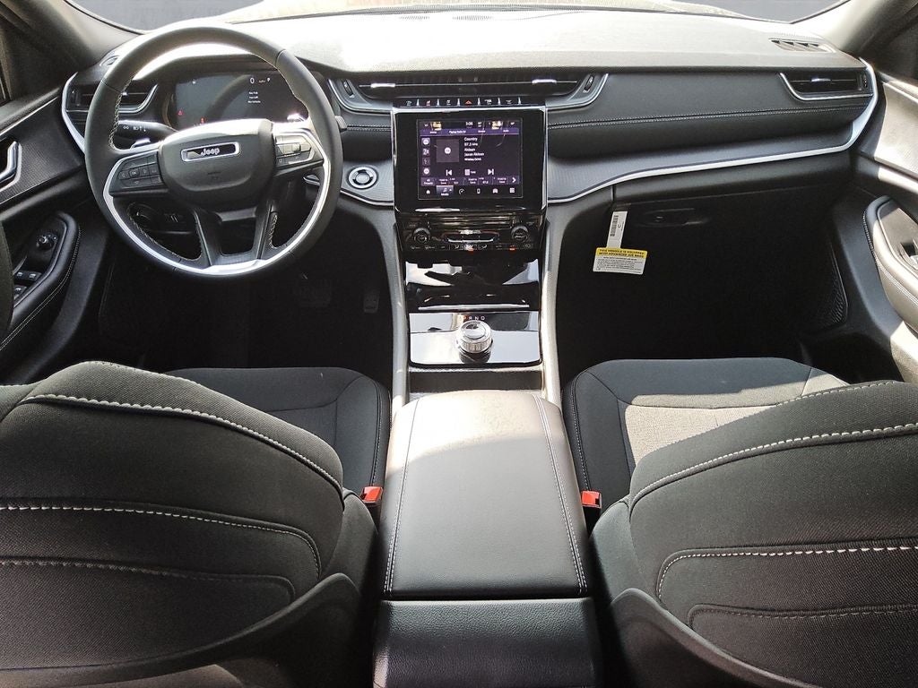 2025 Jeep Grand Cherokee GRAND CHEROKEE LAREDO X 4X2