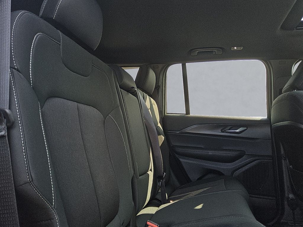 2025 Jeep Grand Cherokee GRAND CHEROKEE LAREDO X 4X2