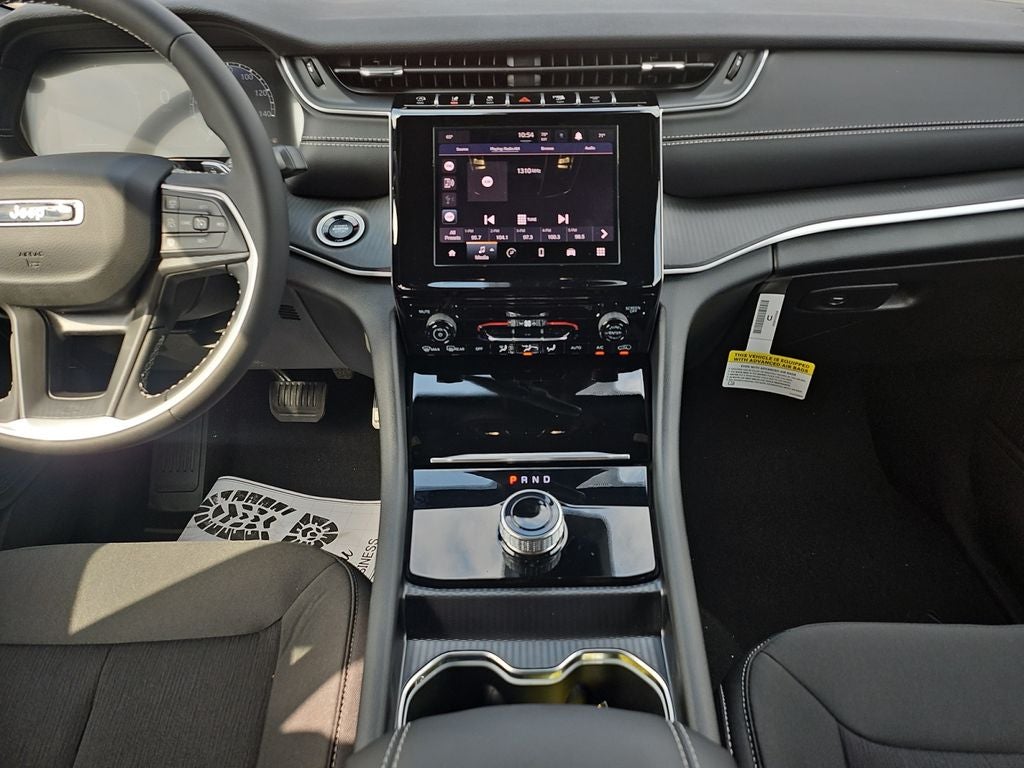 2025 Jeep Grand Cherokee GRAND CHEROKEE LAREDO X 4X2