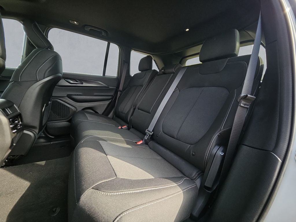 2025 Jeep Grand Cherokee GRAND CHEROKEE LAREDO X 4X2