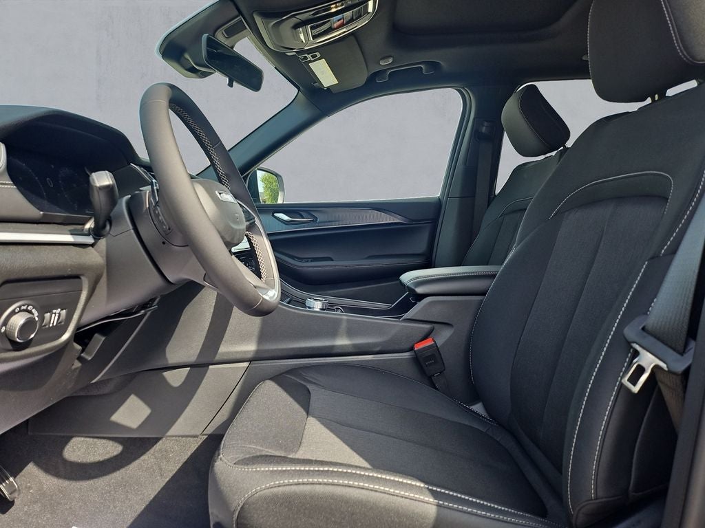 2025 Jeep Grand Cherokee GRAND CHEROKEE LAREDO X 4X2