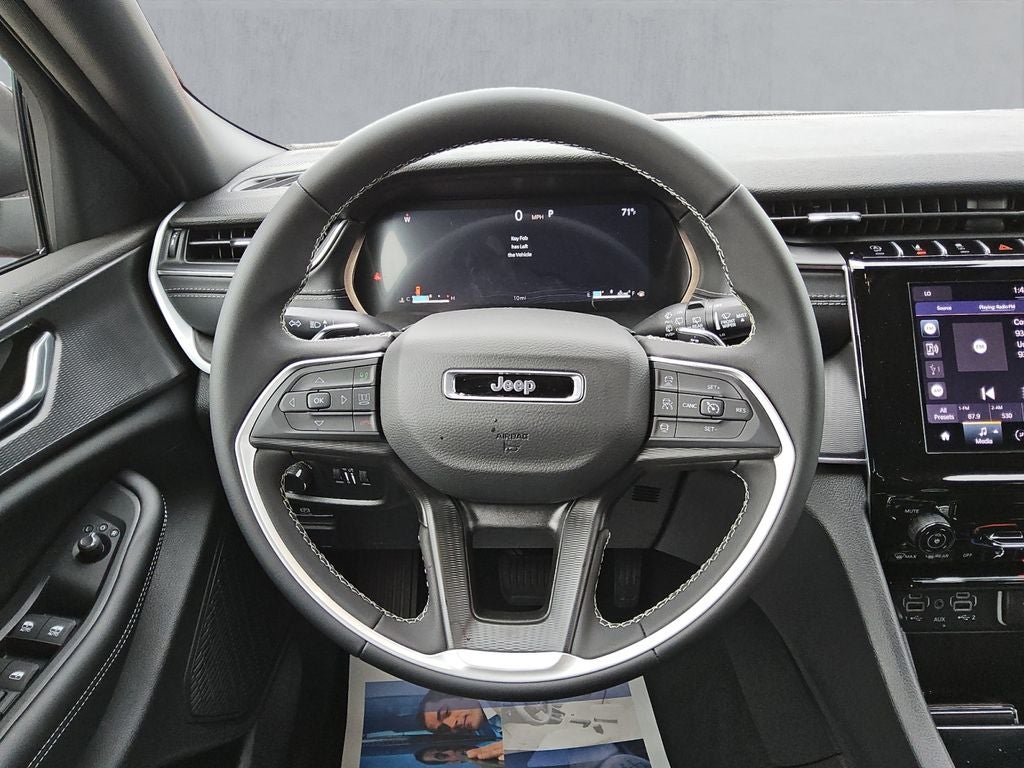 2026 Jeep Grand Cherokee GRAND CHEROKEE LAREDO 4X2