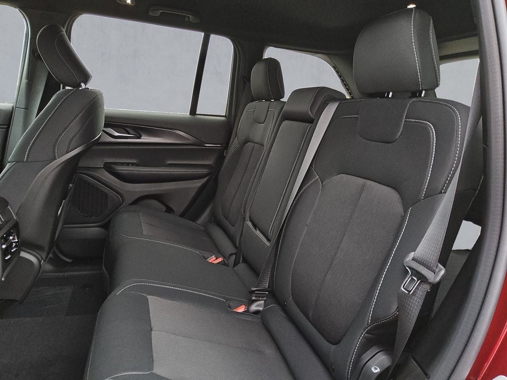 2026 Jeep Grand Cherokee GRAND CHEROKEE LAREDO 4X2