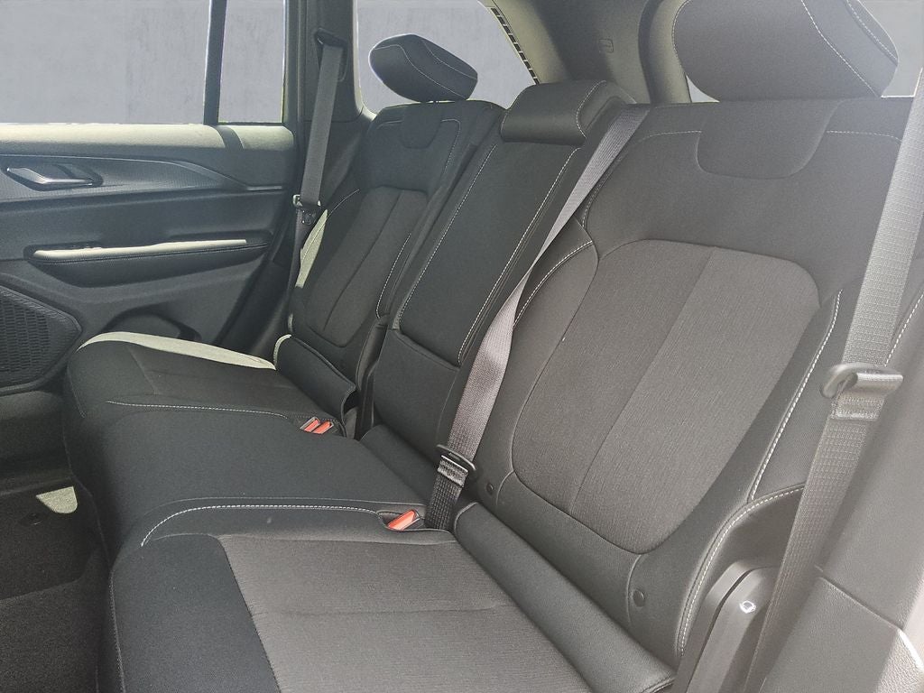 2025 Jeep Grand Cherokee GRAND CHEROKEE LAREDO X 4X2