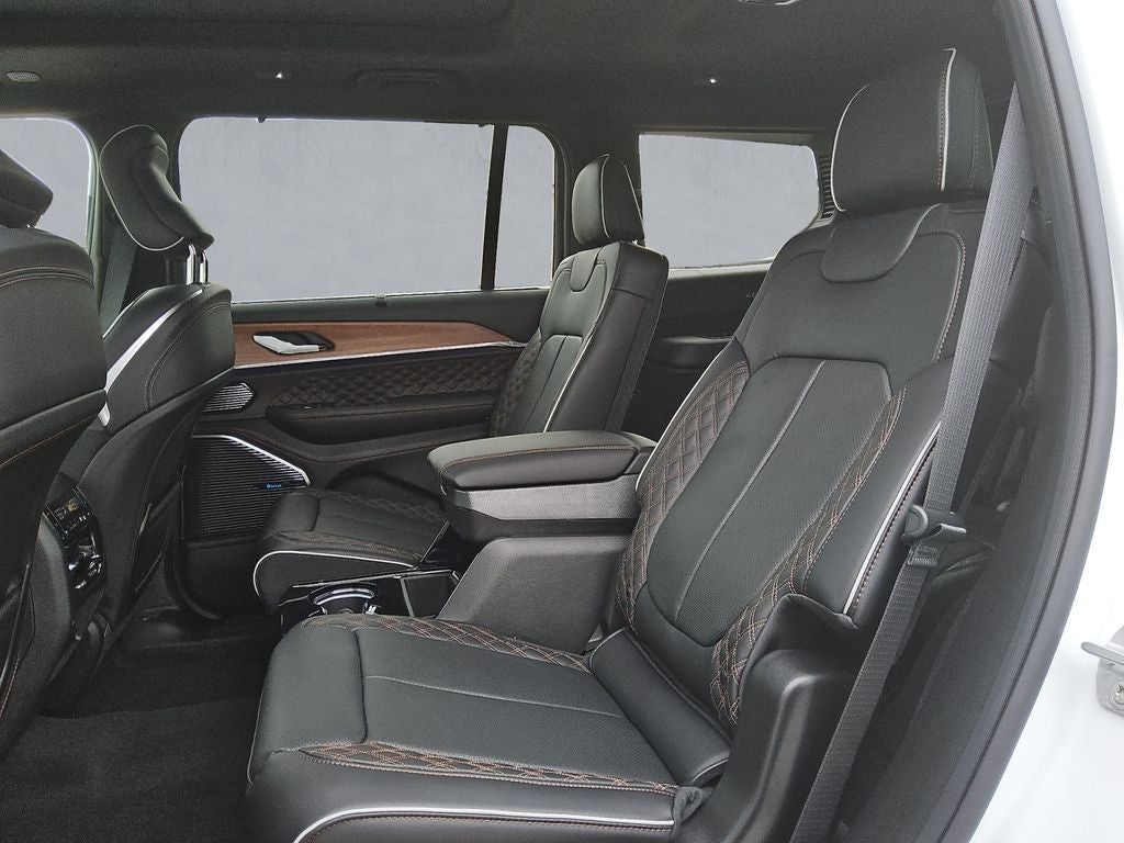 2026 Jeep Grand Cherokee GRAND CHEROKEE L SUMMIT 4X4