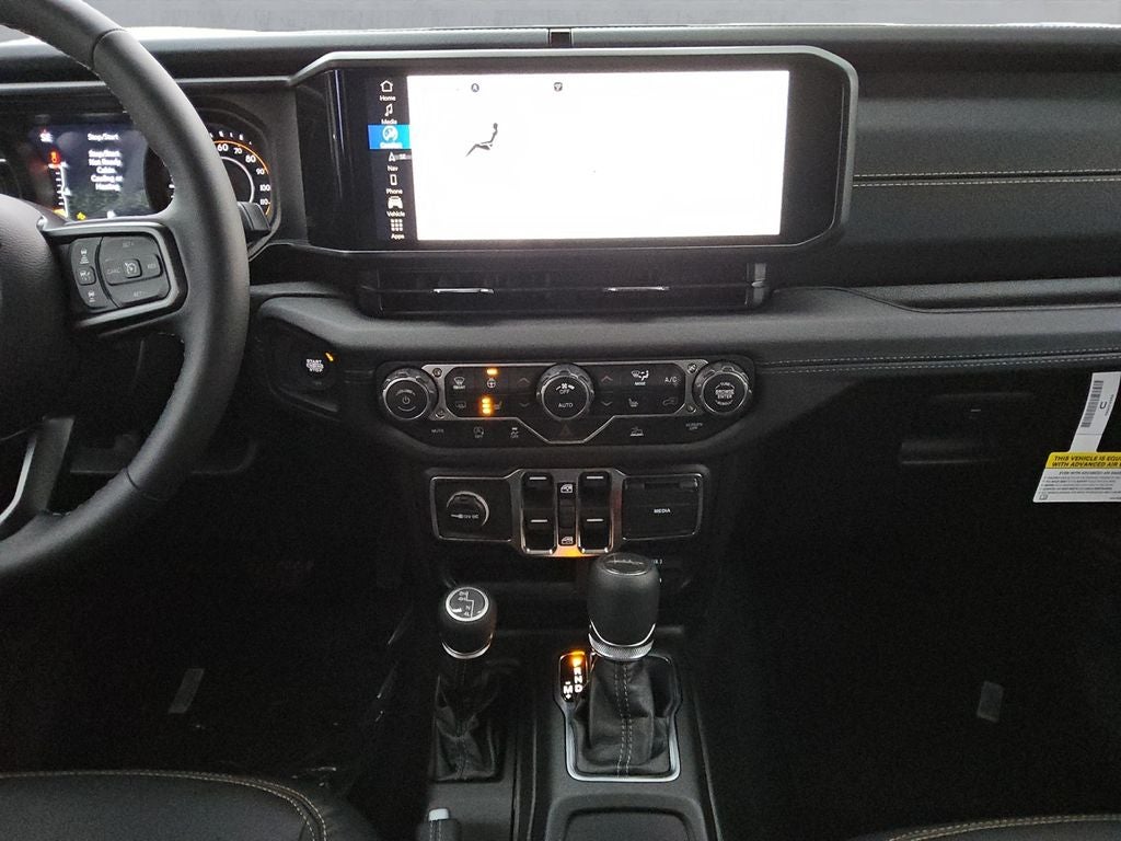 2026 Jeep Gladiator GLADIATOR SAHARA 4X4