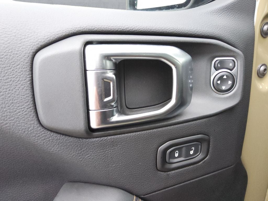 2026 Jeep Gladiator GLADIATOR SAHARA 4X4