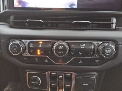 2026 Jeep Gladiator GLADIATOR SAHARA 4X4