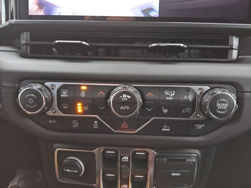 2026 Jeep Gladiator GLADIATOR SAHARA 4X4