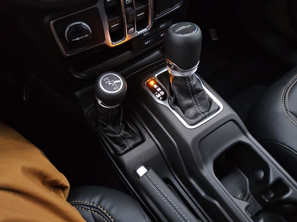 2026 Jeep Gladiator GLADIATOR SAHARA 4X4