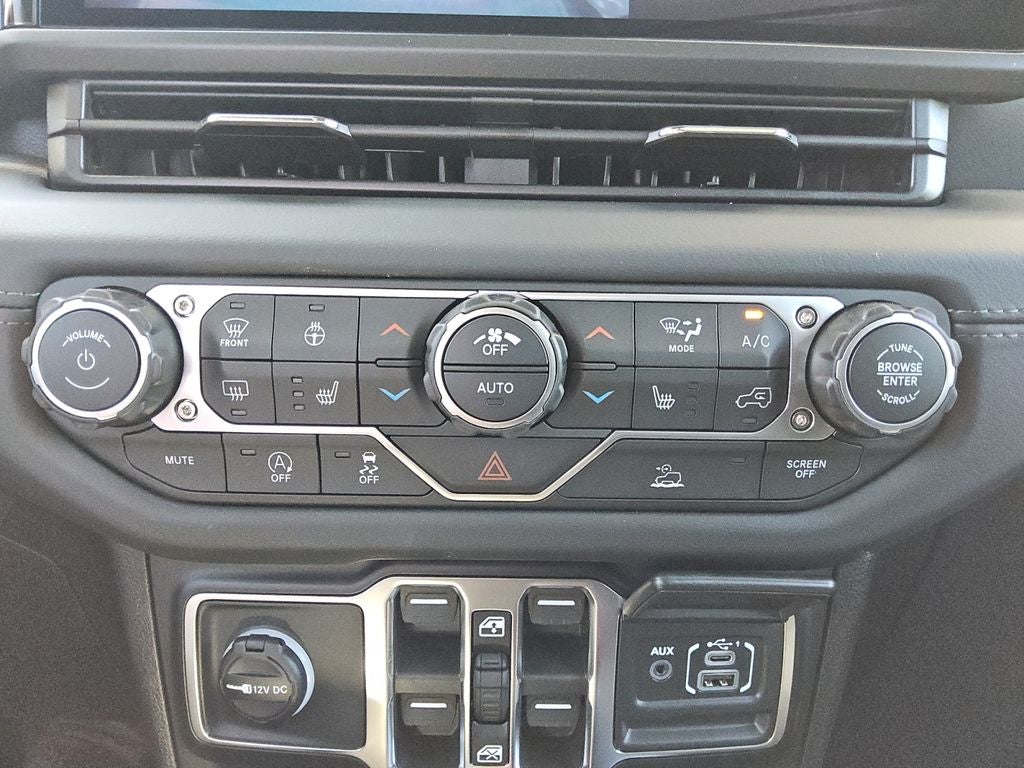 2026 Jeep Gladiator GLADIATOR SAHARA 4X4