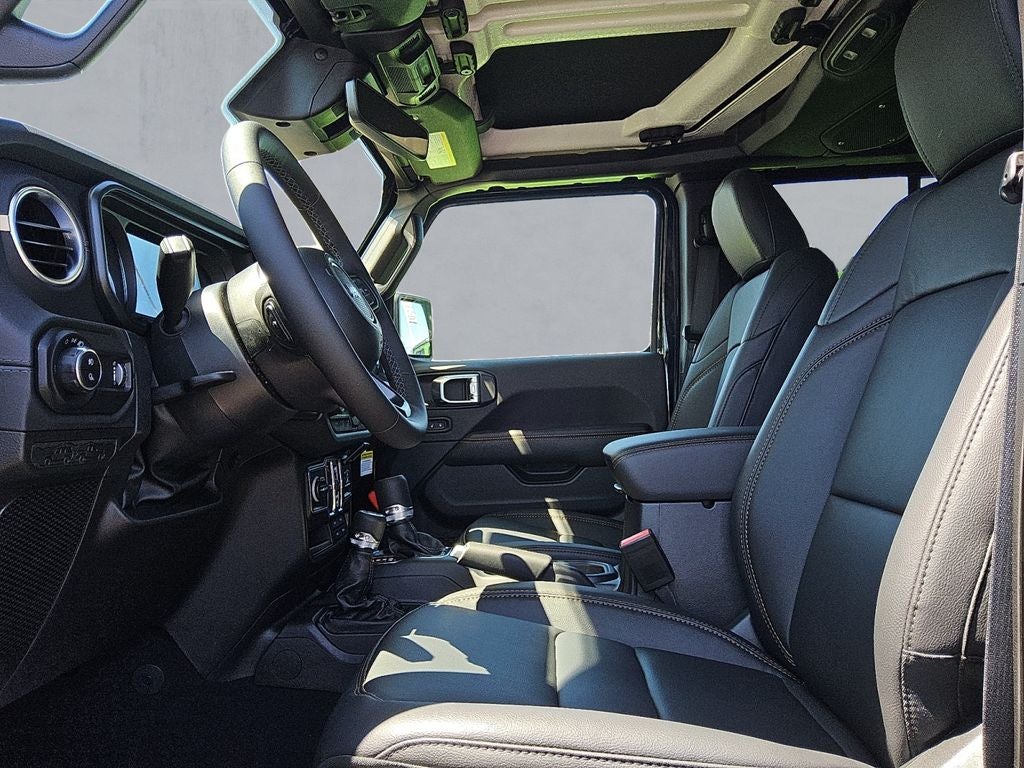 2026 Jeep Gladiator GLADIATOR SAHARA 4X4