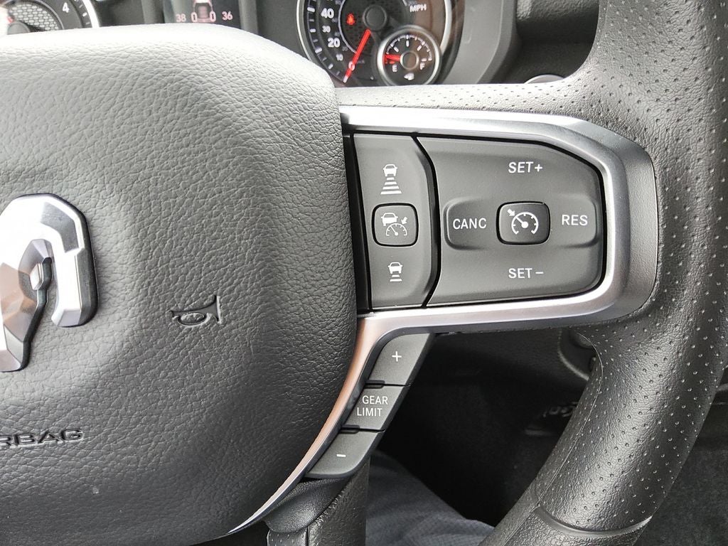 2026 RAM Ram 1500 RAM 1500 EXPRESS CREW CAB 4X2 5'7' BOX