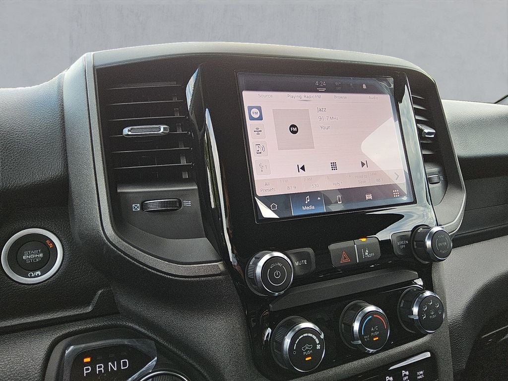 2026 RAM Ram 1500 RAM 1500 EXPRESS QUAD CAB 4X2 6'4' BOX