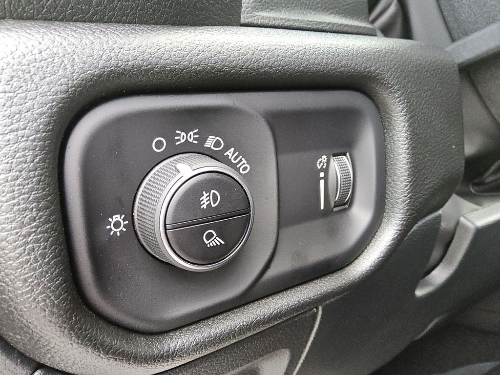 2026 RAM Ram 1500 RAM 1500 EXPRESS QUAD CAB 4X2 6'4' BOX