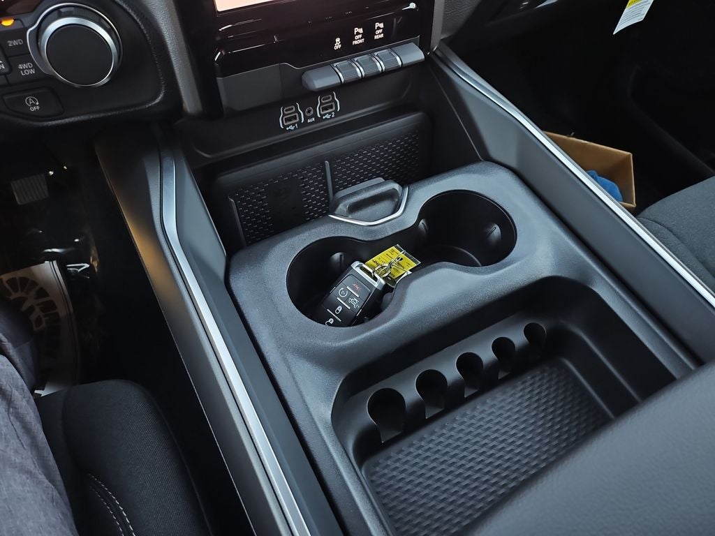 2026 RAM Ram 1500 RAM 1500 LONE STAR CREW CAB 4X4 5'7' BOX