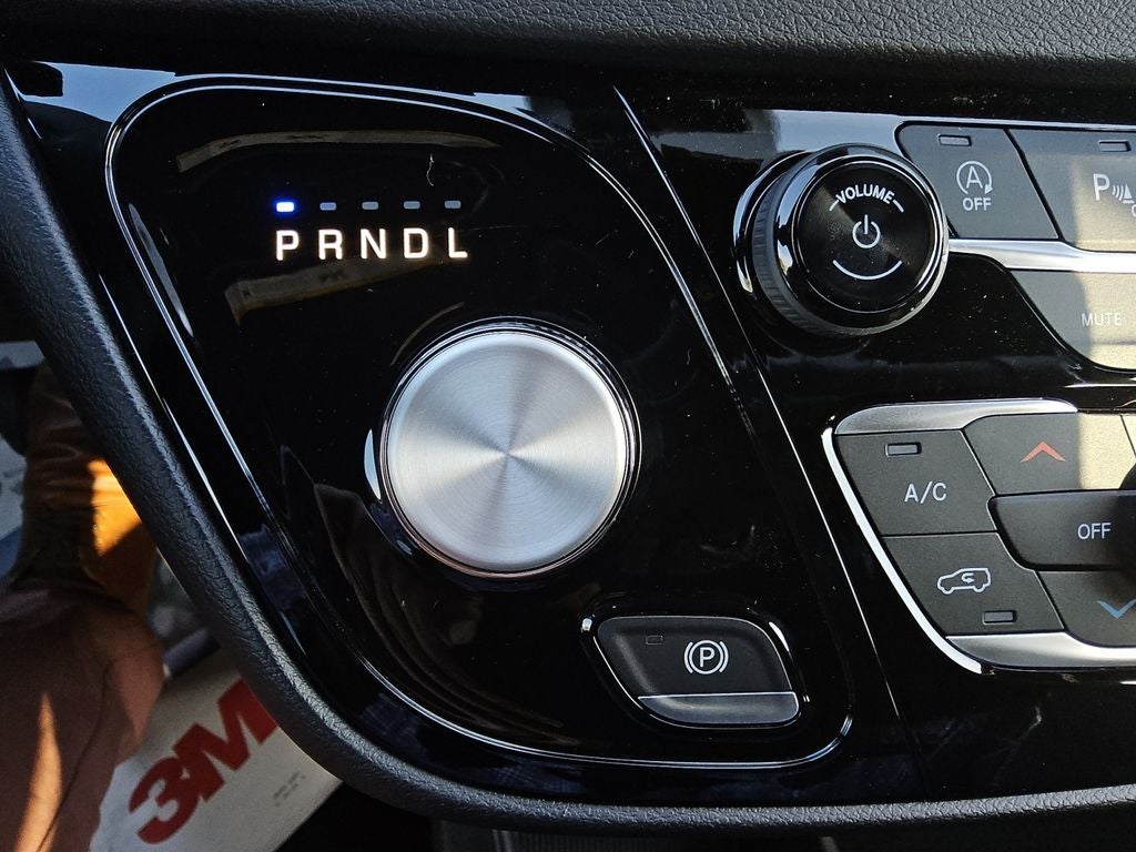 2026 Chrysler Voyager VOYAGER LX