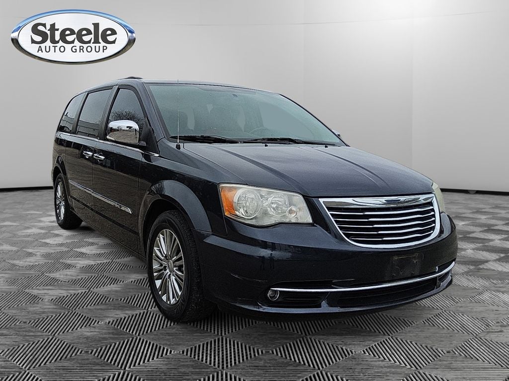 2014 Chrysler Town & Country Touring-L