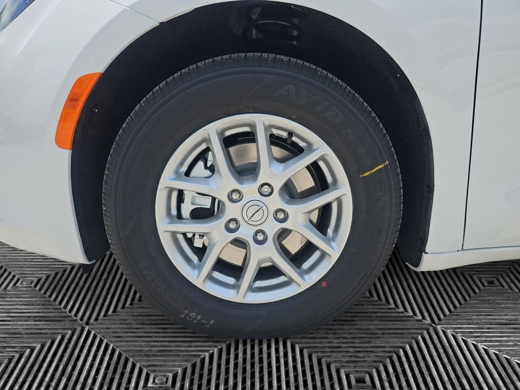 2025 Chrysler Voyager VOYAGER LX