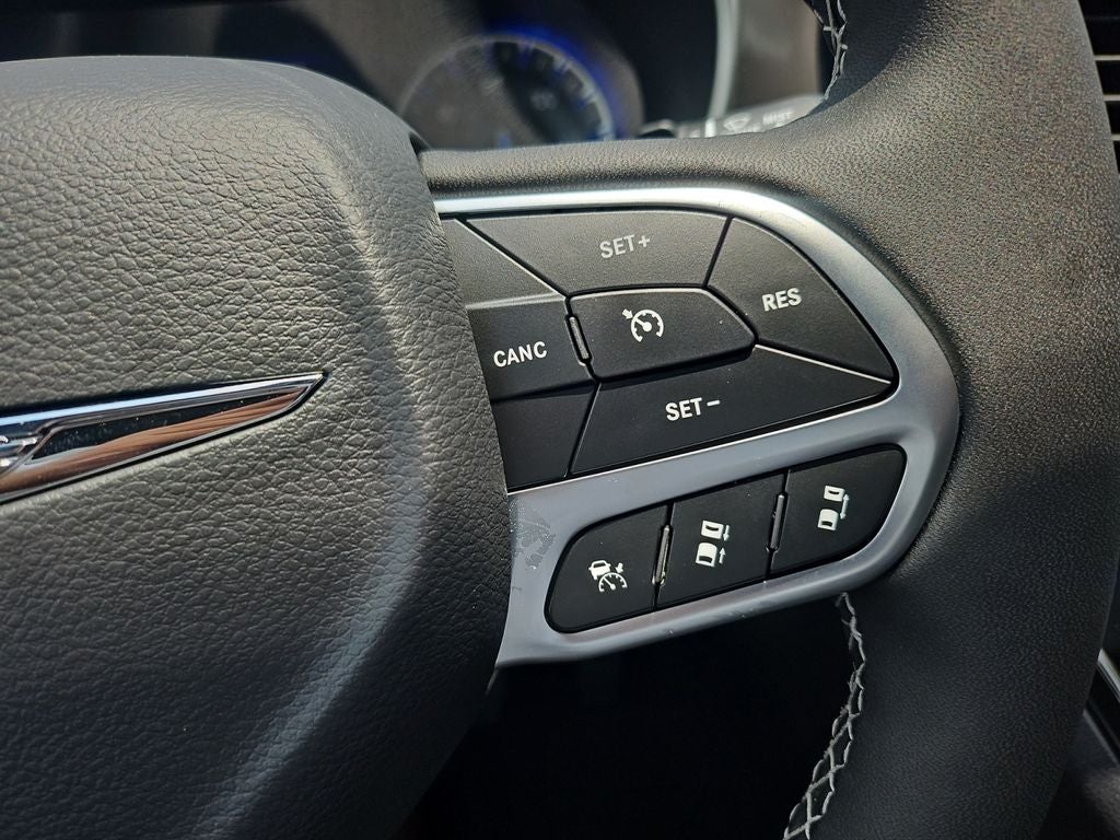 2025 Chrysler Voyager VOYAGER LX