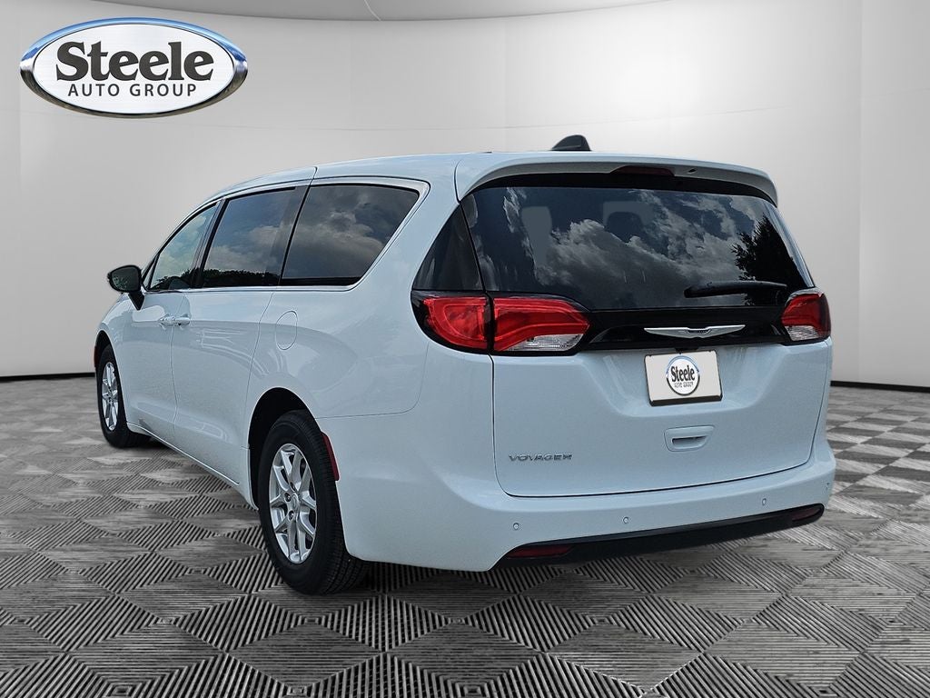 2025 Chrysler Voyager VOYAGER LX