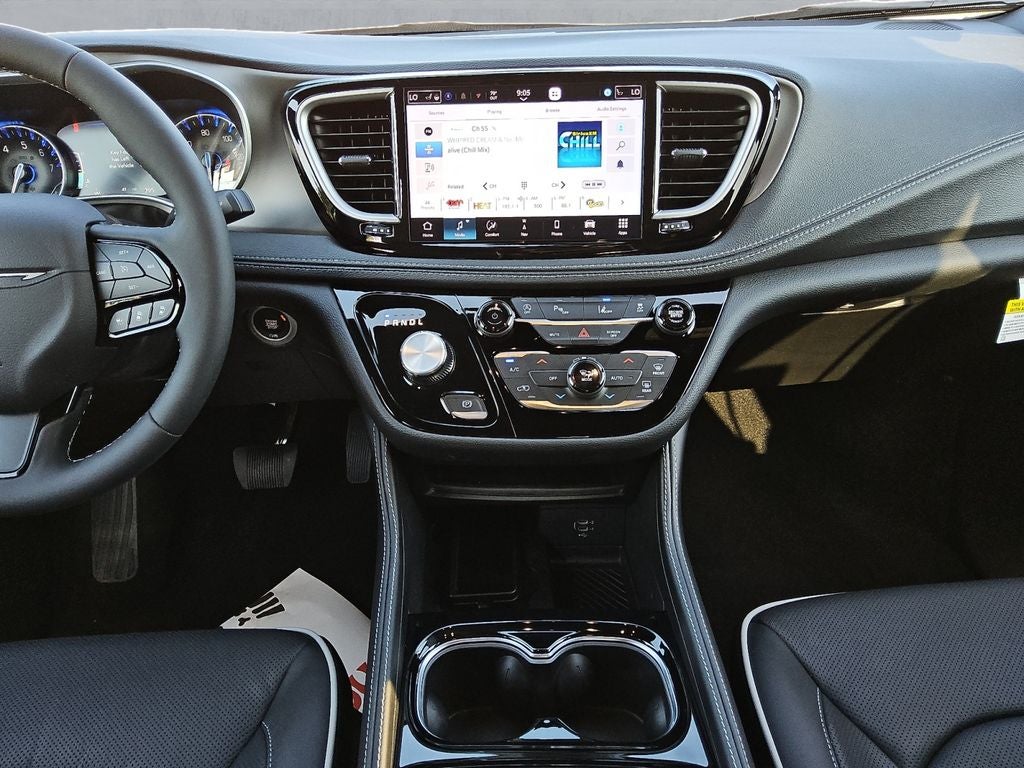 2027 Chrysler Pacifica PACIFICA LIMITED