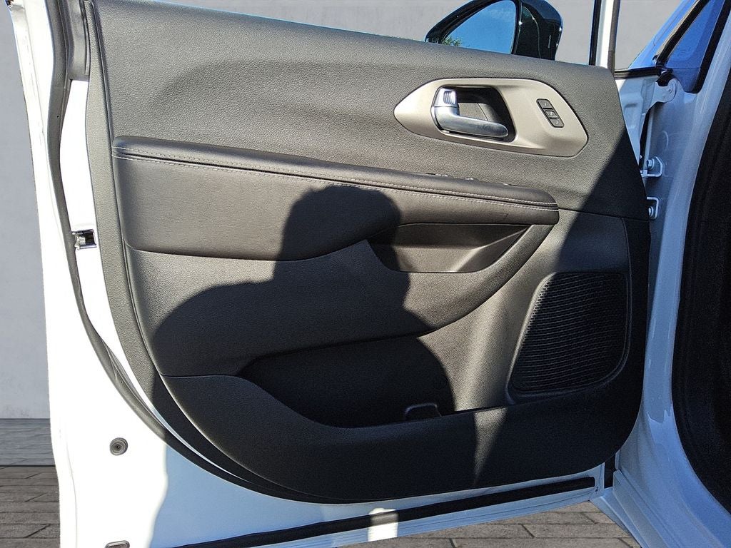 2027 Chrysler Pacifica PACIFICA LIMITED