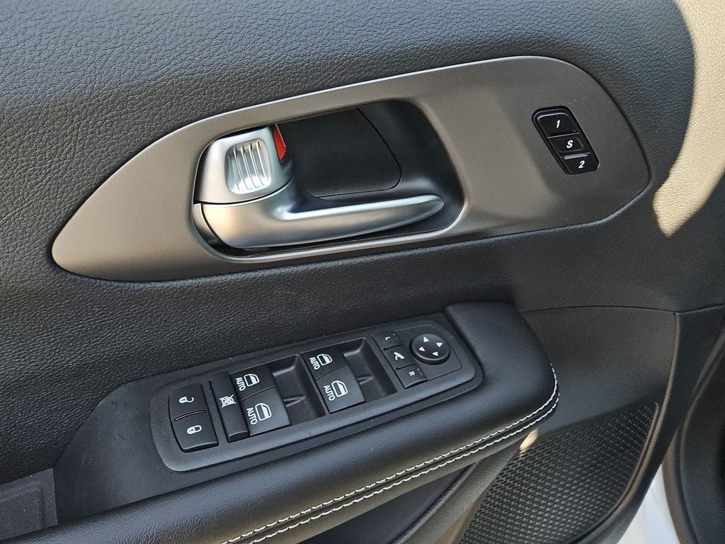2027 Chrysler Pacifica PACIFICA LIMITED