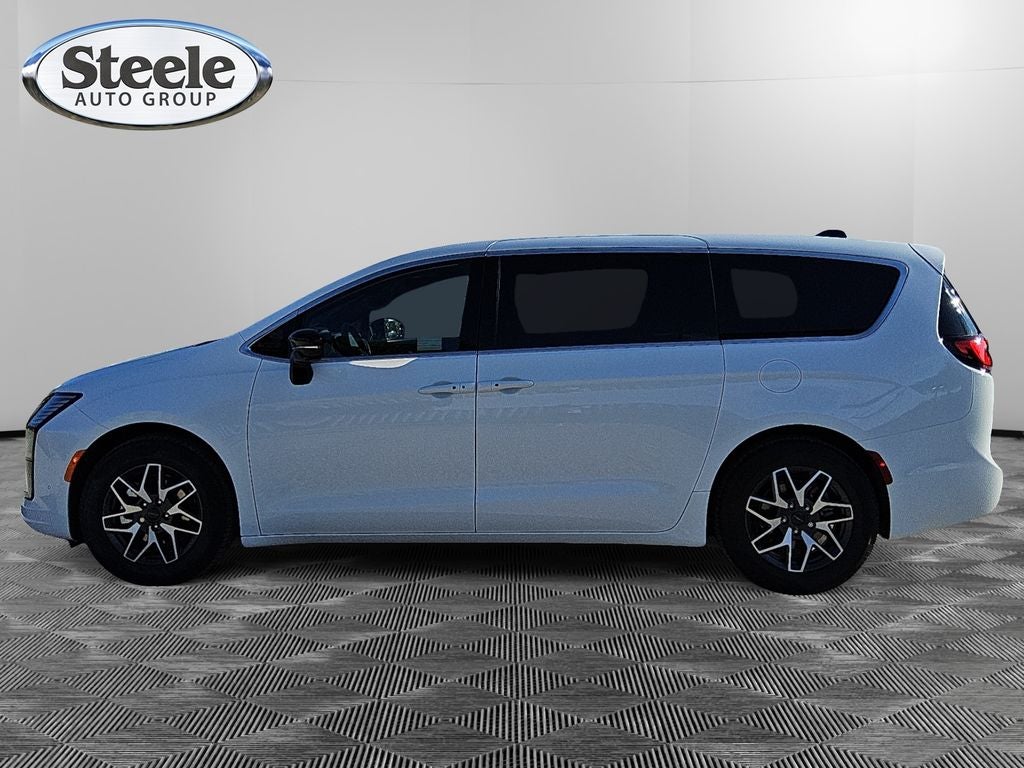 2027 Chrysler Pacifica PACIFICA LIMITED