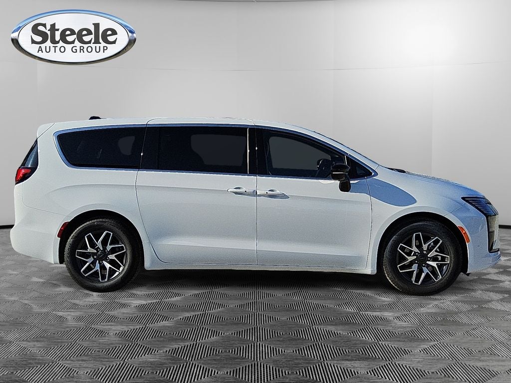 2027 Chrysler Pacifica PACIFICA LIMITED