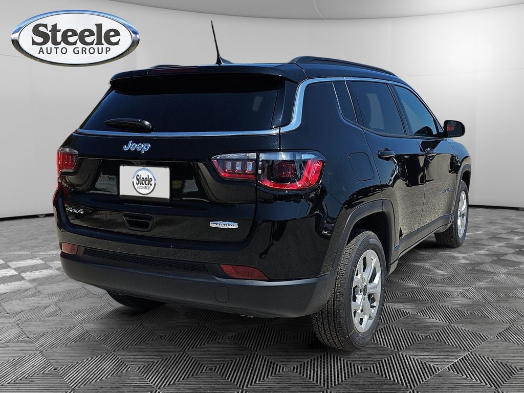 2025 Jeep Compass COMPASS LATITUDE 4X4