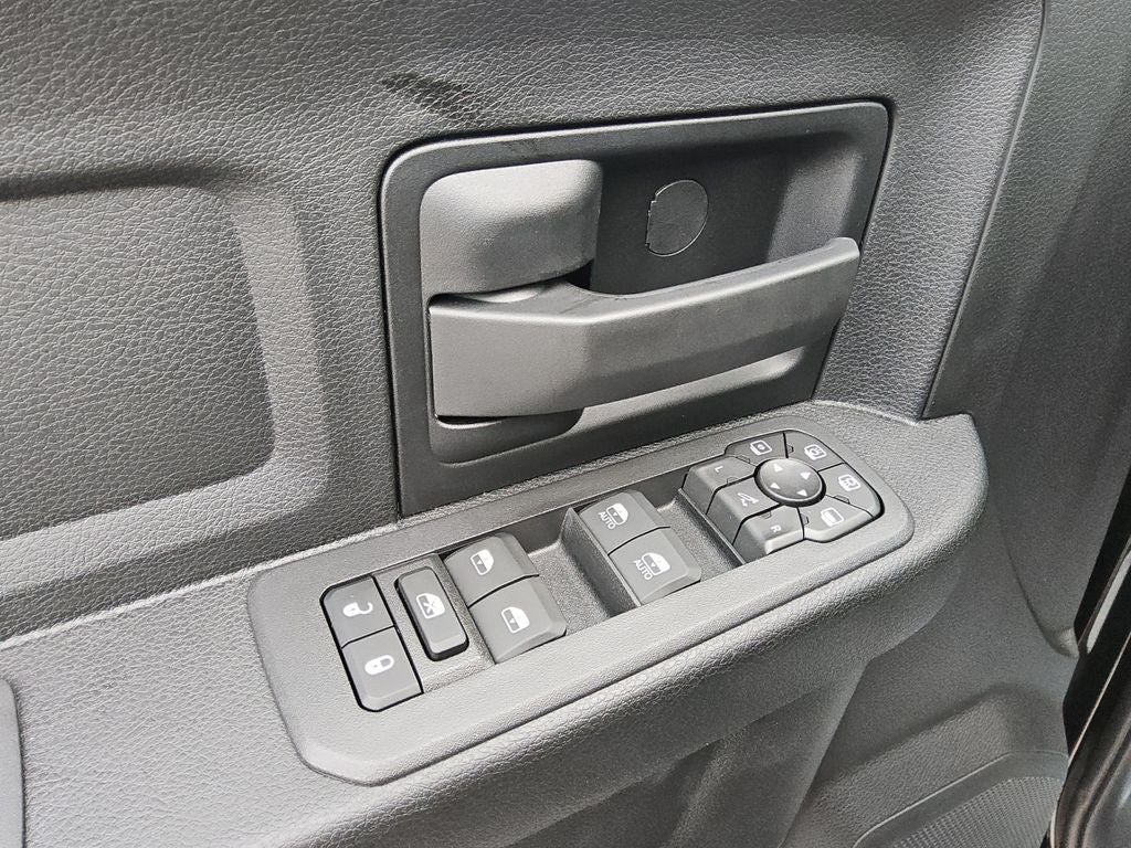 2026 RAM Ram 2500 RAM 2500 BLACK EXPRESS CREW CAB 4X4 6'4' BOX