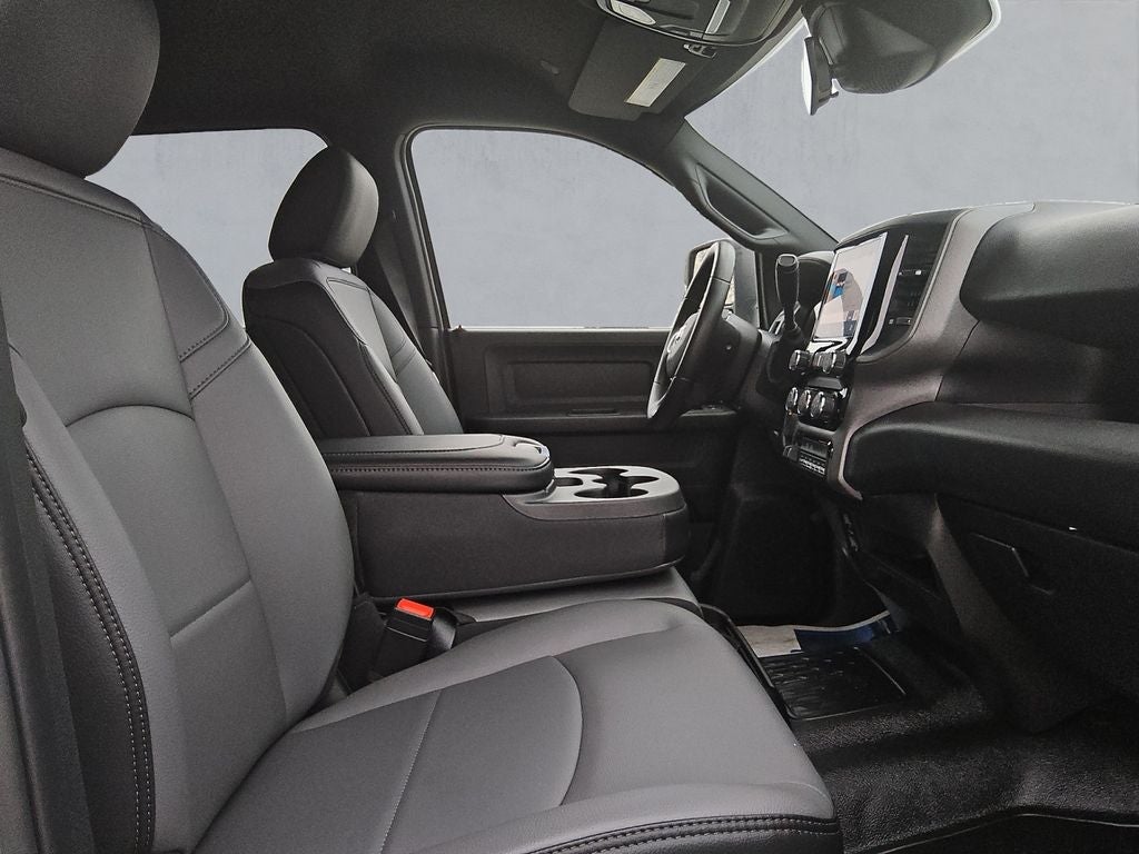 2026 RAM Ram 5500 Chassis Cab RAM 5500 TRADESMAN CHASSIS CREW CAB 4X4 84' CA