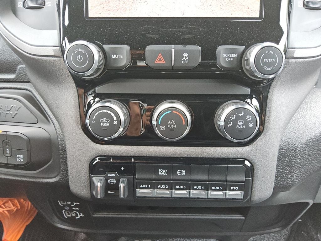 2026 RAM Ram 3500 Chassis Cab RAM 3500 TRADESMAN CREW CAB CHASSIS 4X4 60' CA