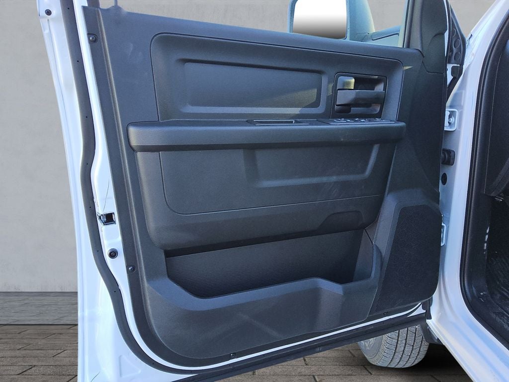 2026 RAM Ram 3500 Chassis Cab RAM 3500 TRADESMAN CREW CAB CHASSIS 4X4 60' CA