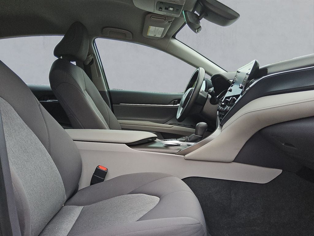 2022 Toyota Camry LE Hybrid