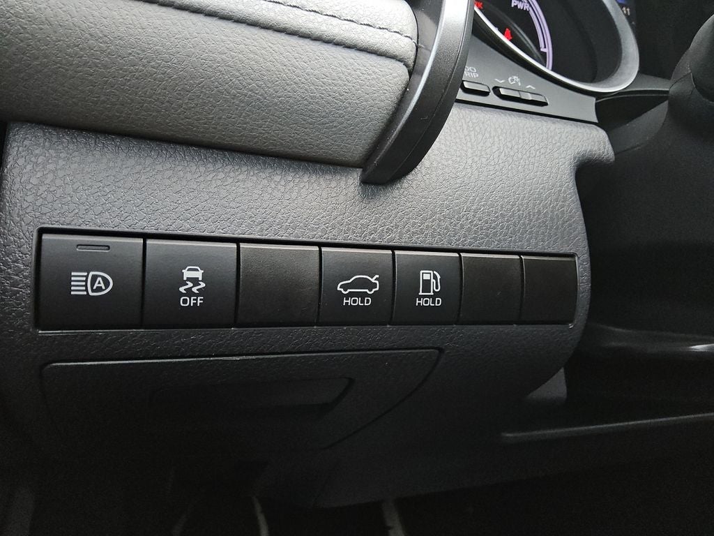 2022 Toyota Camry LE Hybrid
