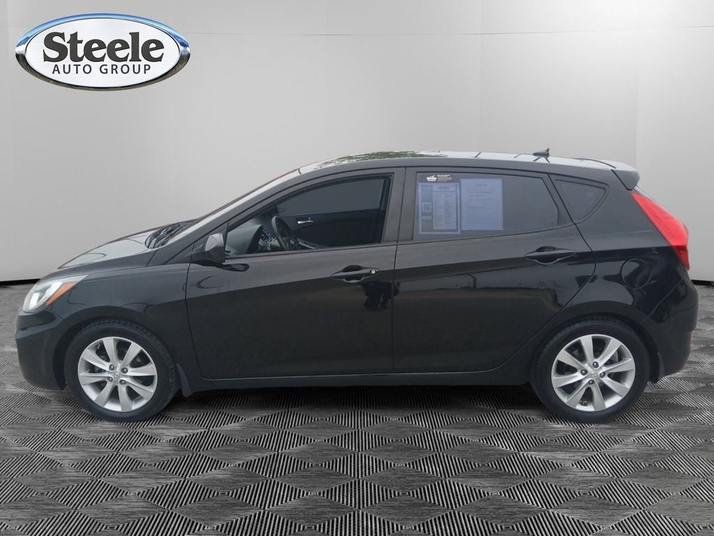 2012 Hyundai Accent SE