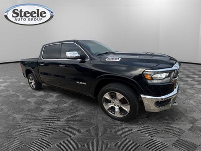 2020 RAM 1500 Laramie Crew Cab 4x4 5'7" Box