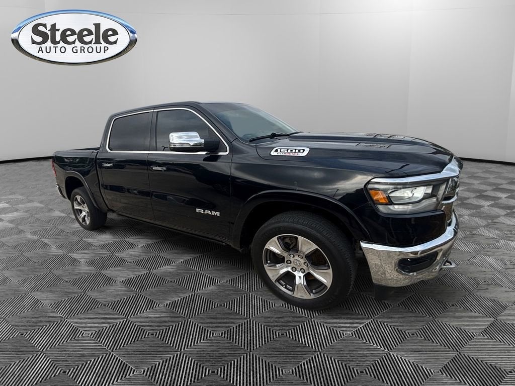 2020 RAM 1500 Laramie Crew Cab 4x4 5'7" Box