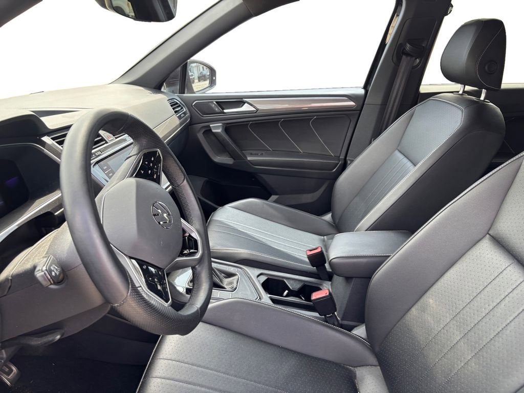 2022 Volkswagen Tiguan SE R-Line Black