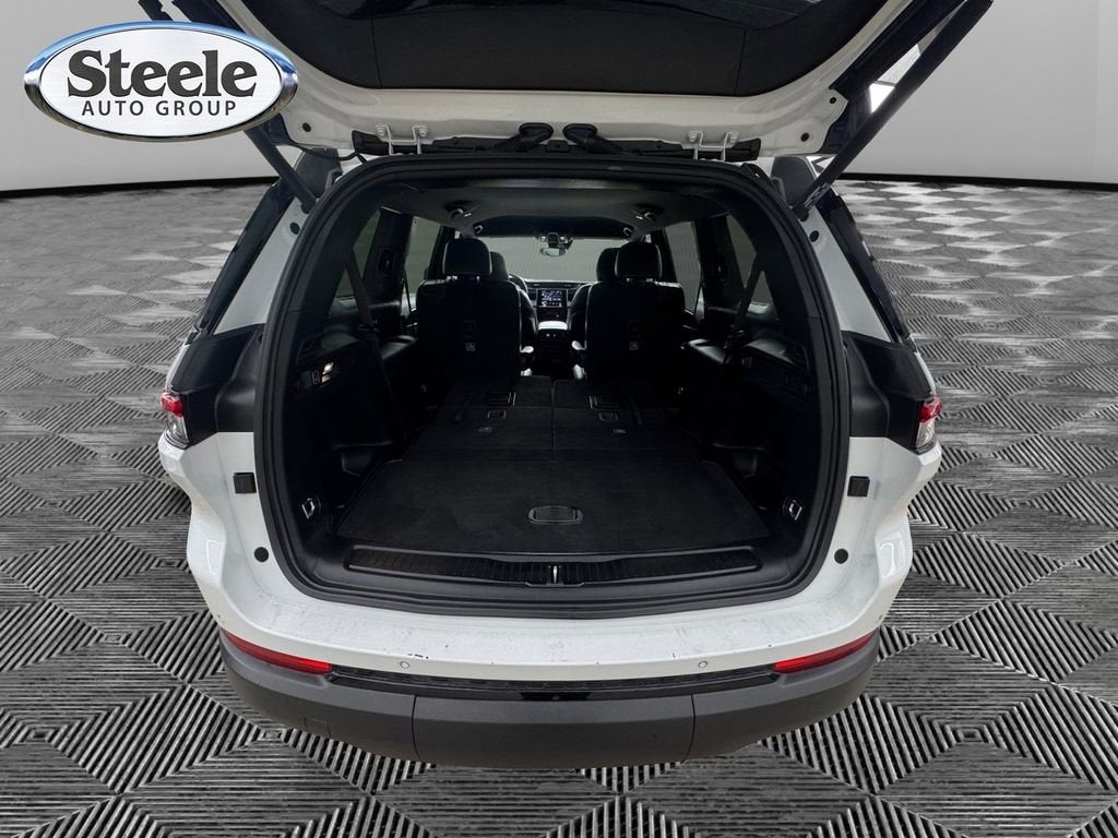 2023 Jeep Grand Cherokee L Altitude 4x2
