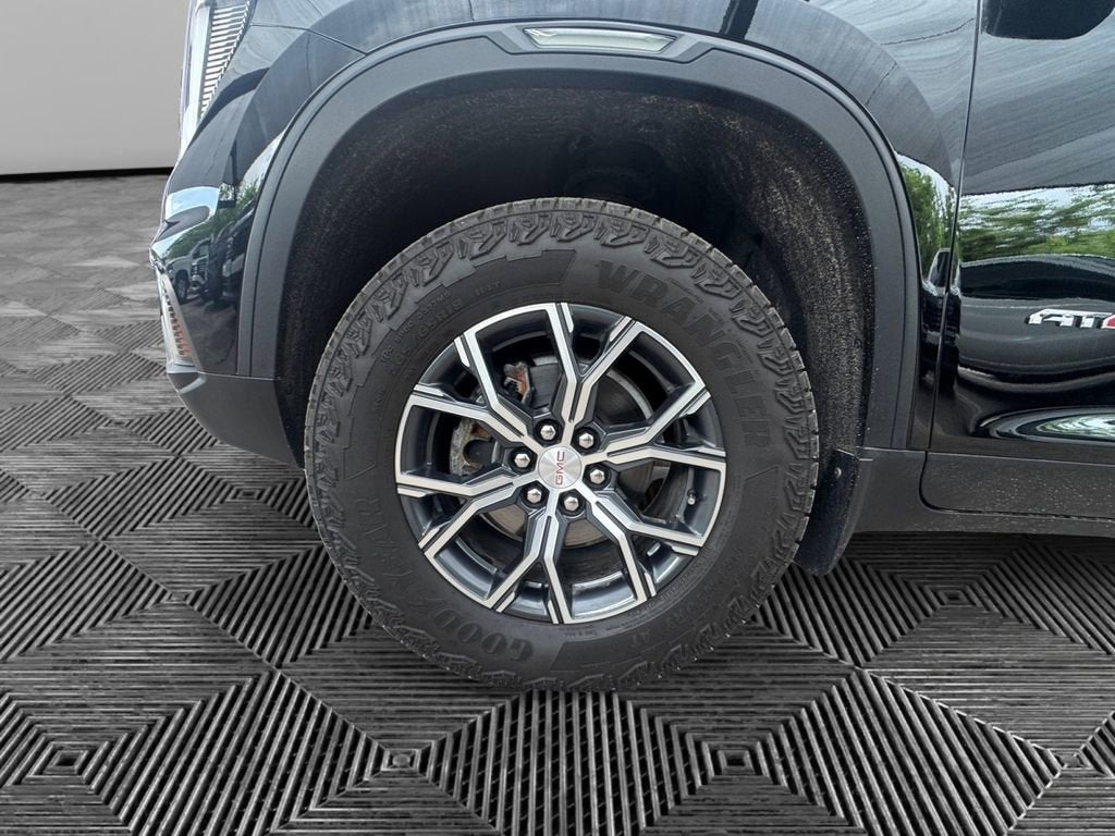 2024 GMC Acadia AT4