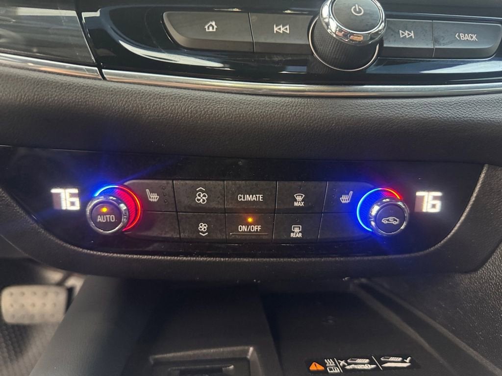 2024 Buick Enclave Essence