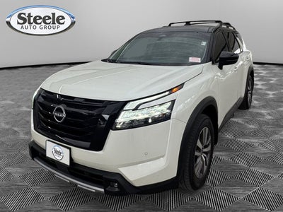 2022 Nissan Pathfinder SL