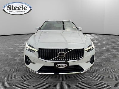 2023 Volvo XC60 Recharge Plug-In Hybrid T8 Plus Bright Theme