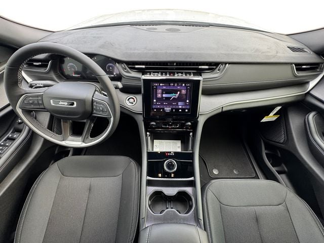 2025 Jeep Grand Cherokee GRAND CHEROKEE L LAREDO 4X4