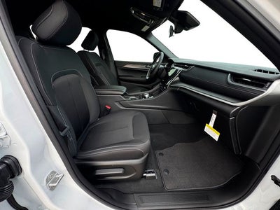 2025 Jeep Grand Cherokee GRAND CHEROKEE L LAREDO 4X4