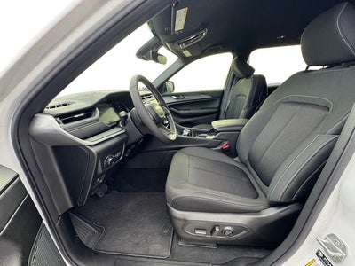 2025 Jeep Grand Cherokee GRAND CHEROKEE L LAREDO 4X4