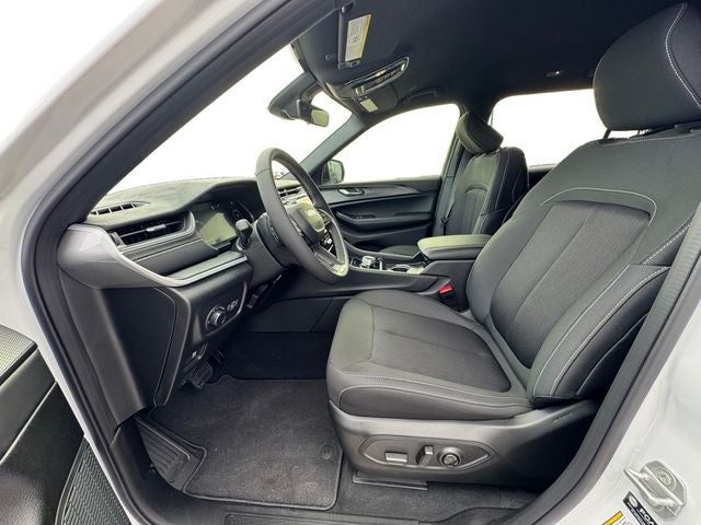 2025 Jeep Grand Cherokee GRAND CHEROKEE L LAREDO 4X4